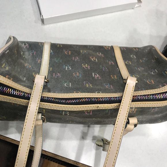 Dooney and Bourke purse - Picture 4 of 4